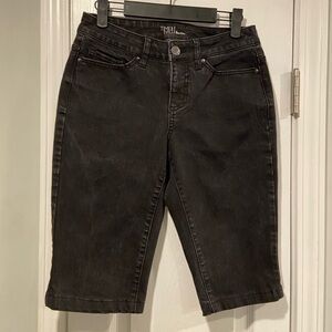 Time & Tru Size 6 Black Stretch Denim Mod Rise 12” Inseam Jean Shorts